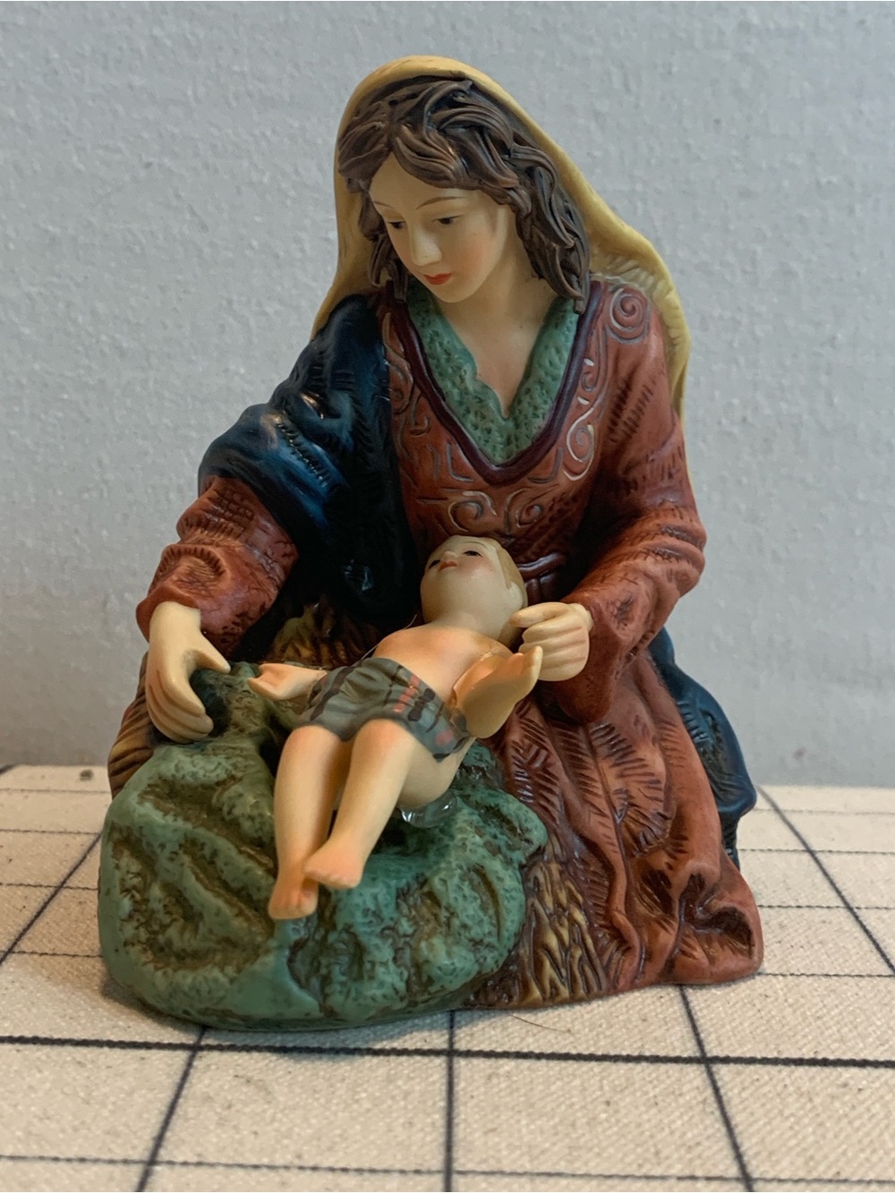 Replacement Mini Mary & Baby Jesus Figurine - O’Well Grandeur Noel (Mini Size)